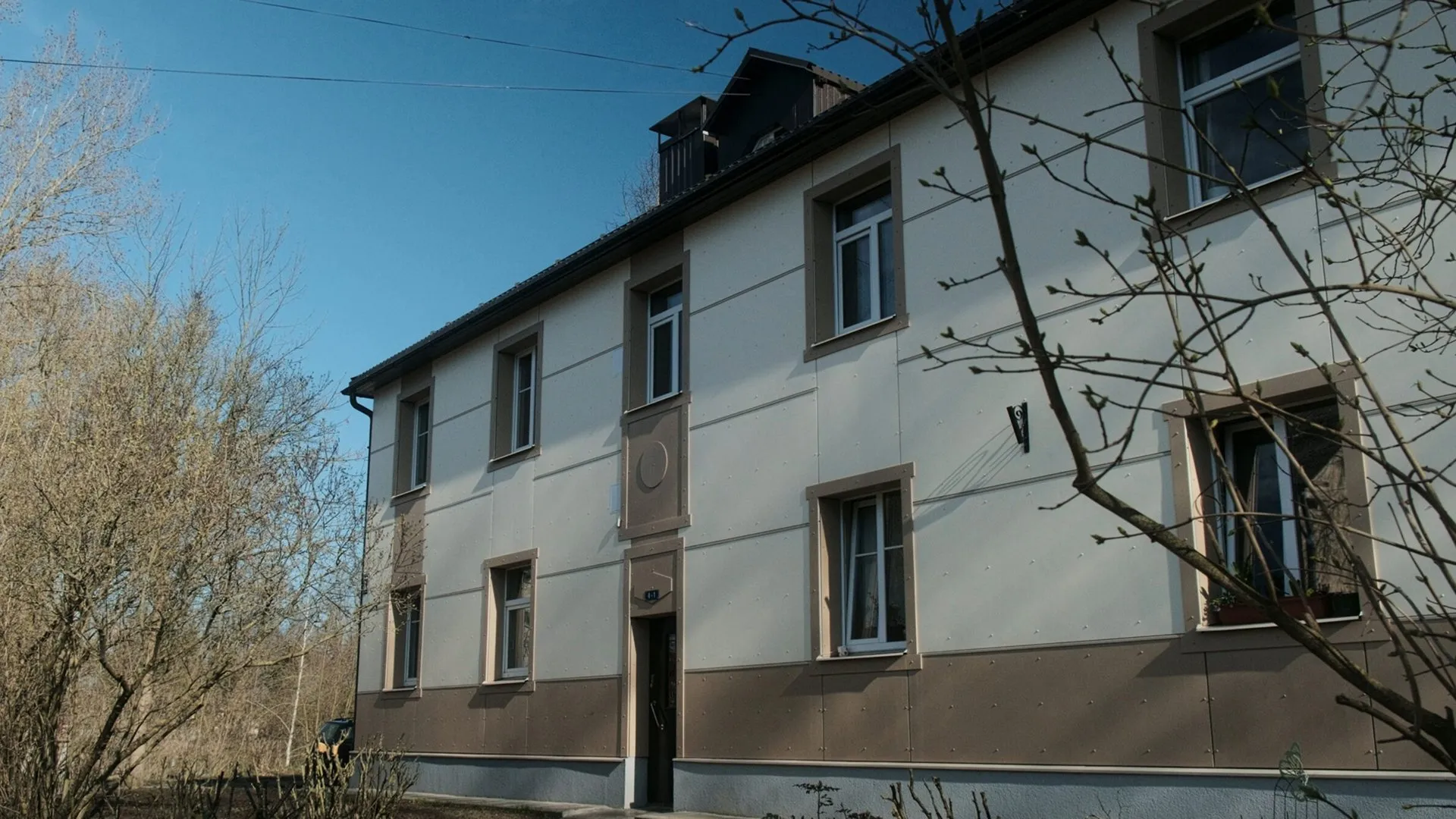 Infill fasādes paneļi daudzdzīvokļu māju renovācijai